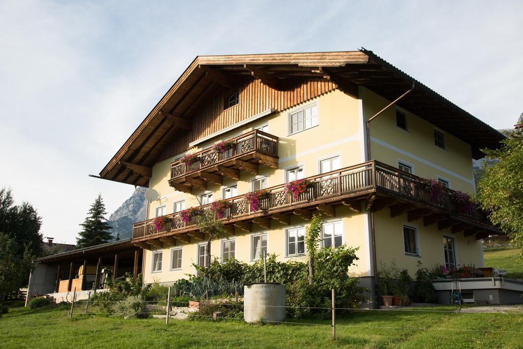 Апартаменти Bio-Bauernhof Einberghof Пфаррверфен Екстер'єр фото